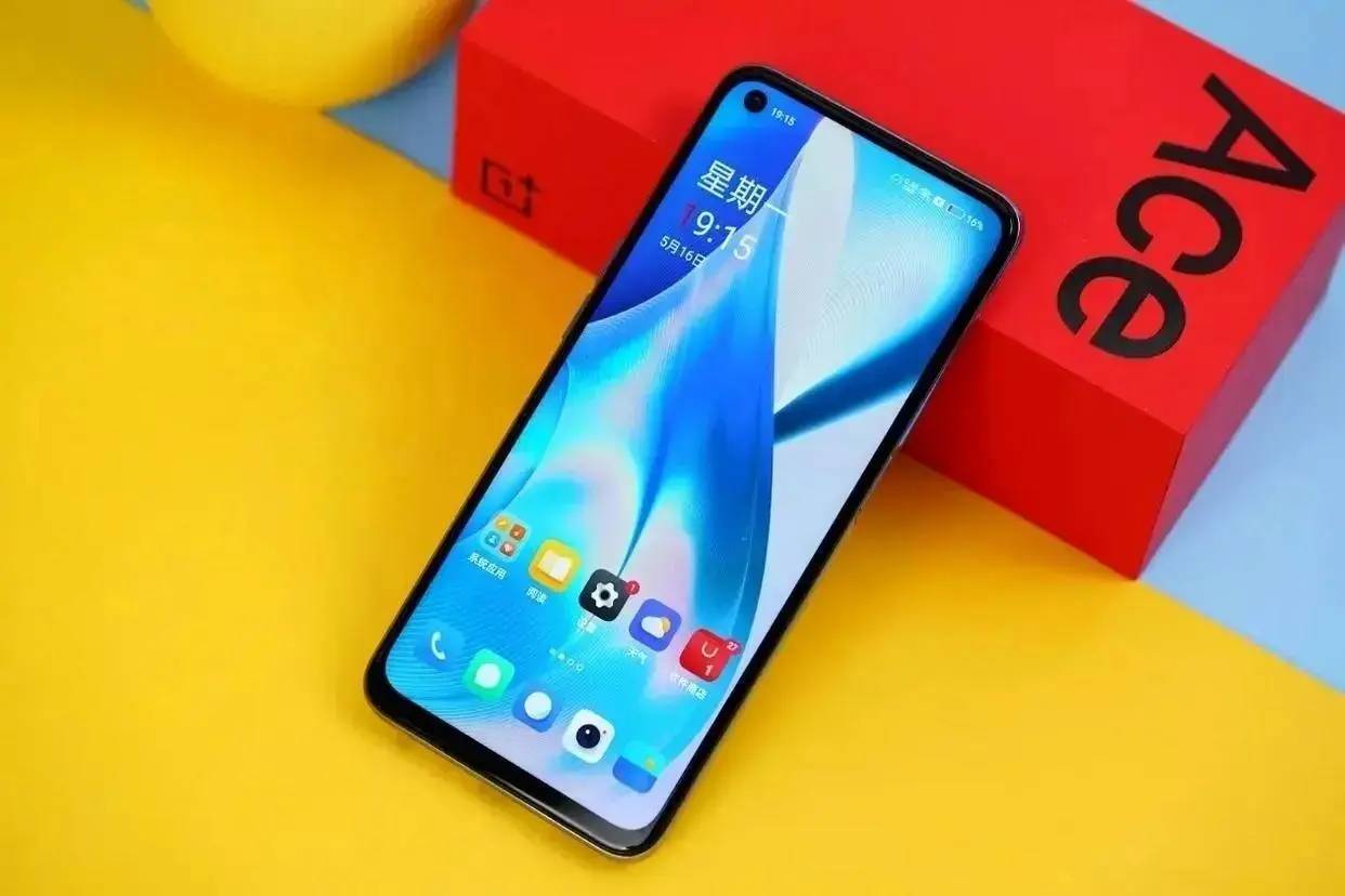 纸盒恐龙苹果手机版:12GB+256GB+5000mAh+6400万，现已跌至1679元，顶配旗舰重回低价