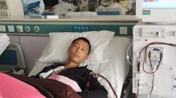 卖肾买苹果新闻十年前卖肾买苹果四小伙