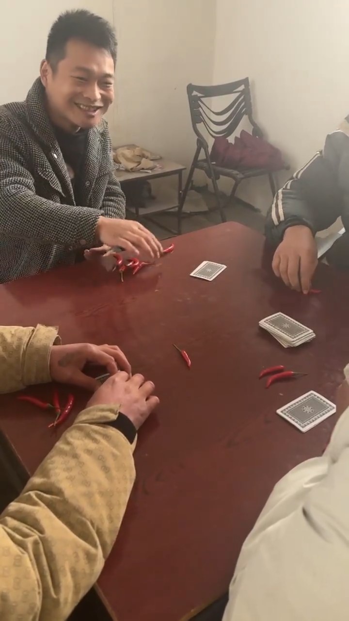 真人炸金花手机版20元入场的金花游戏